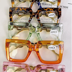 🔥Lastday 70% OFF-Women’s Oversized Square Chain Reading Glasses(1set-6pcs)